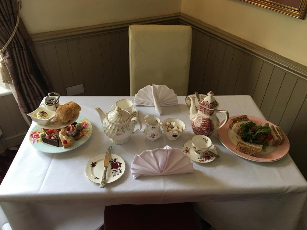 Downe Arms Country Inn Wykeham  ภายนอก รูปภาพ